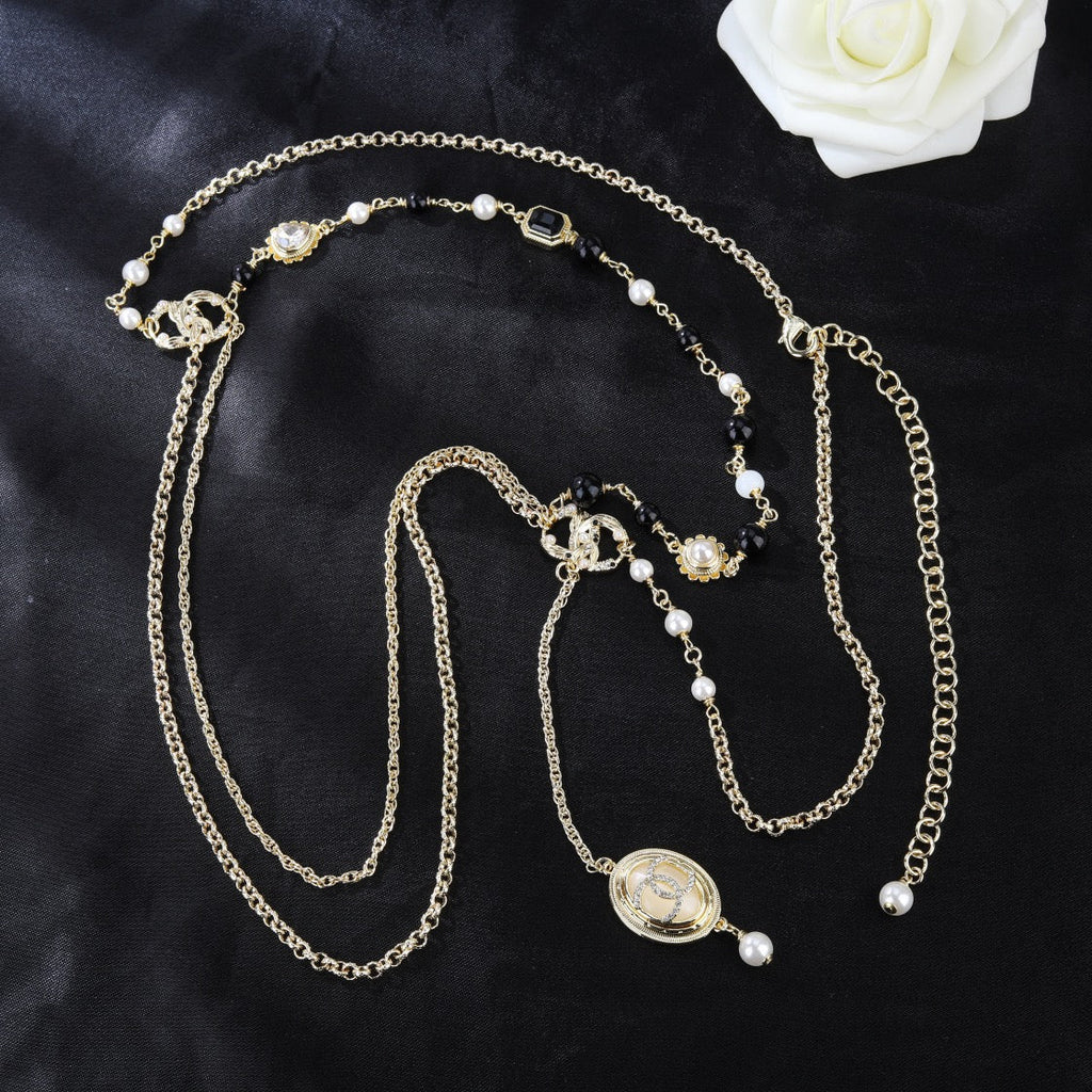 CHANEL 25S CHAIN BELT WITH PEARL 610546