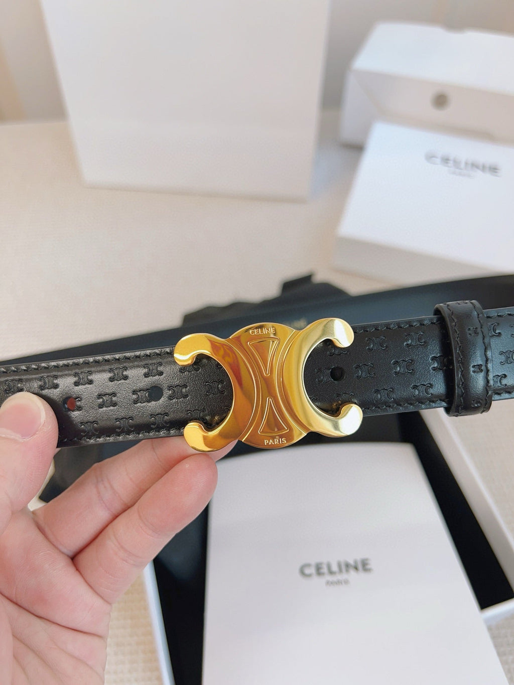 CELINE 25S BELT TRIOMPHE 25MM IN BLACK CALFSKIN DEBOSSED LOGO 563328